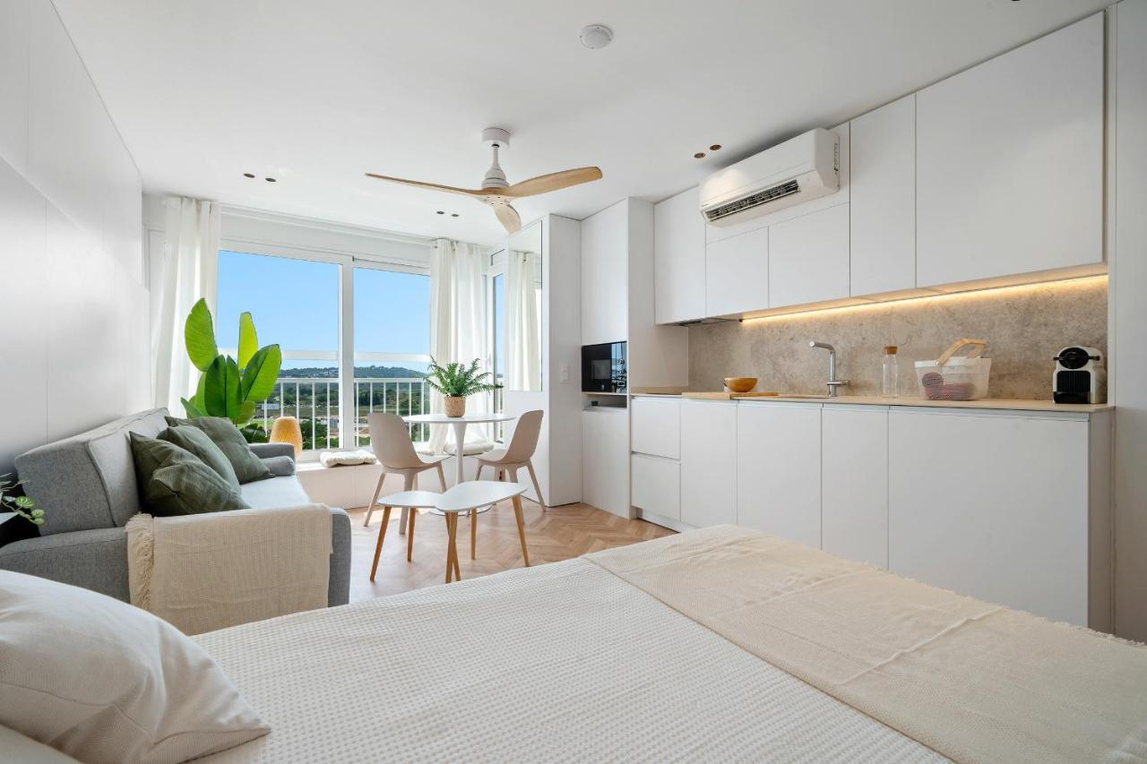 Hauzify I Loft Ancora Apartment Ла Пинеда Екстериор снимка