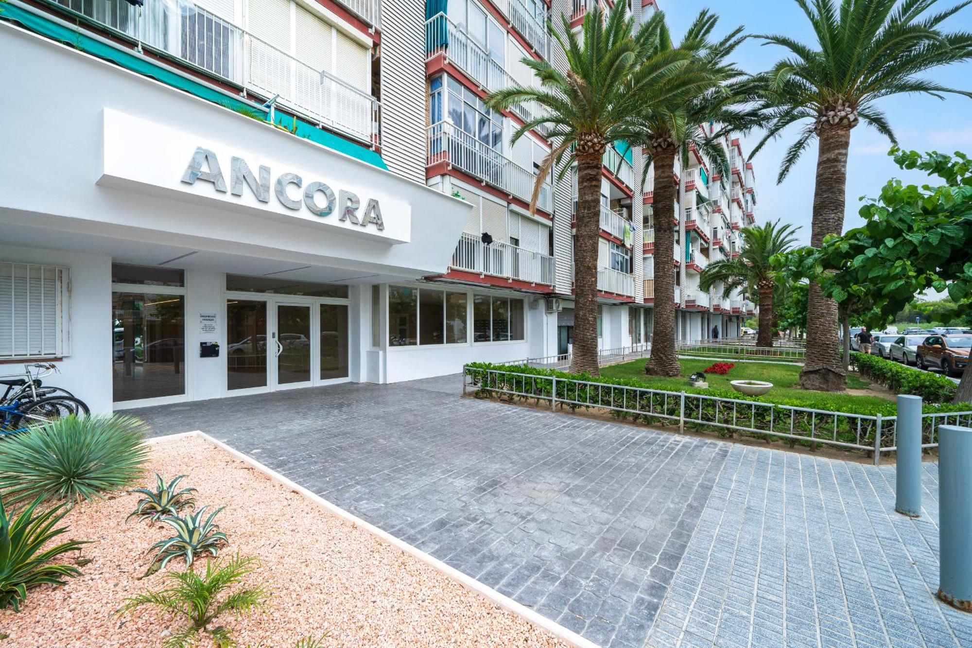 Hauzify I Loft Ancora Apartment Ла Пинеда Екстериор снимка